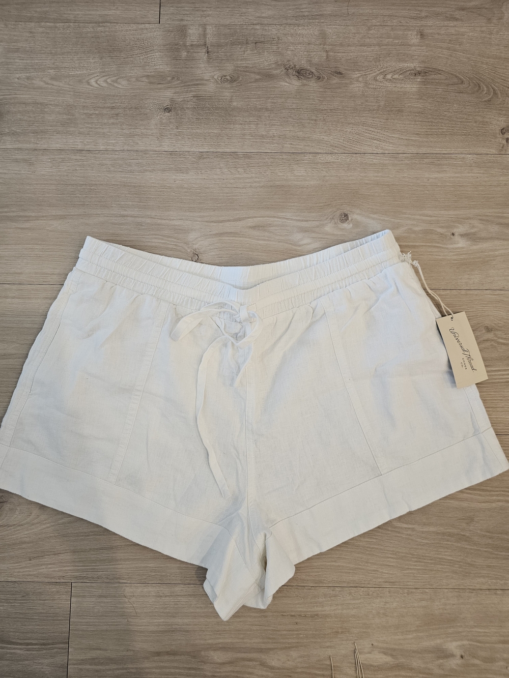 Universal Thread White Drawstring Women's Athletic Shorts